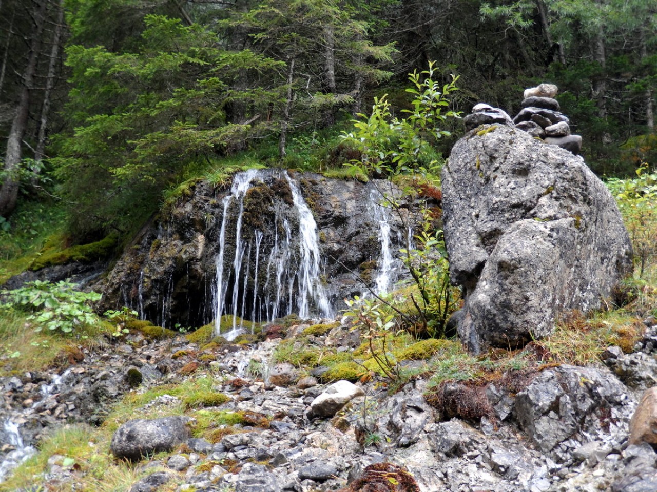  kleiner Wasserfall