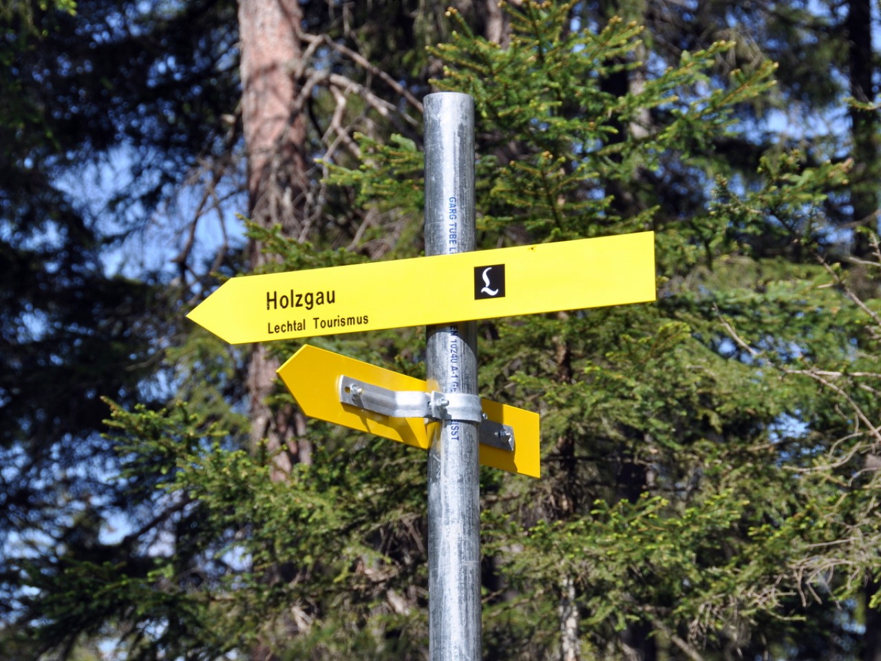 Wegweiser Holzgau