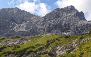  Kaufbeurer Haus mit Bretterspitze und Gliegerkarspitze