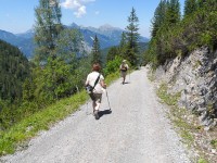 Der Weg ist einfach, aber weit nach Rieden