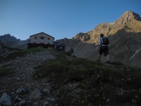 Memminger Hütte bei Sonnenaufgang