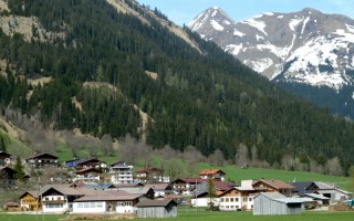  Hägerau im Frühling