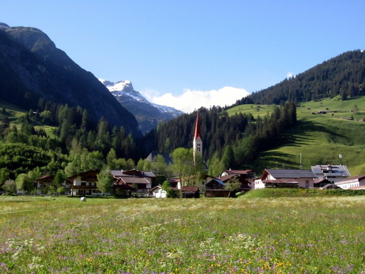  Kirche in Holzgau