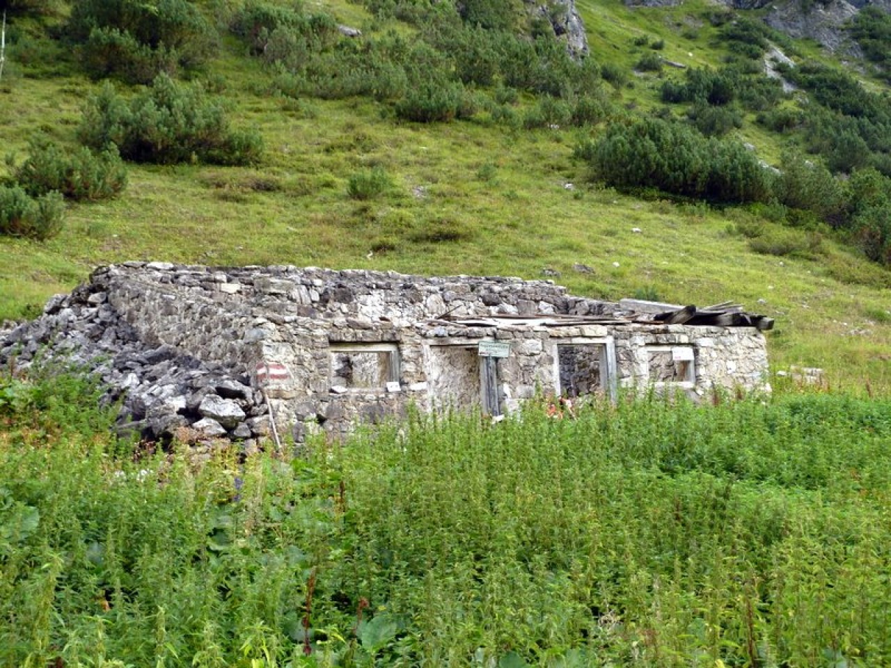  Rester der vorderen Schochenalpe