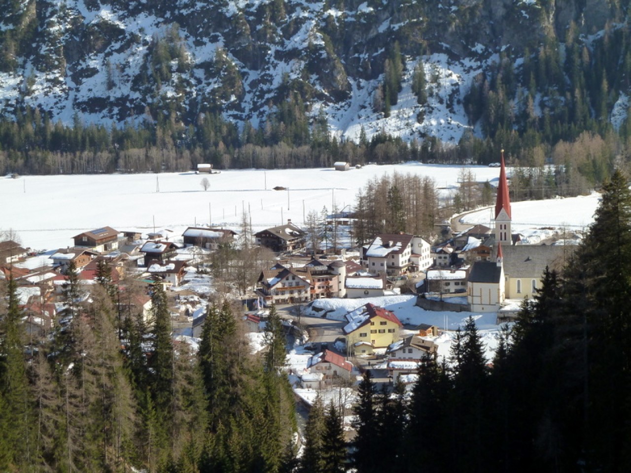 Holzgau Dorfzentrum - Hängebrücke