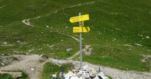  Wegweiser vor der Memminger Hütte