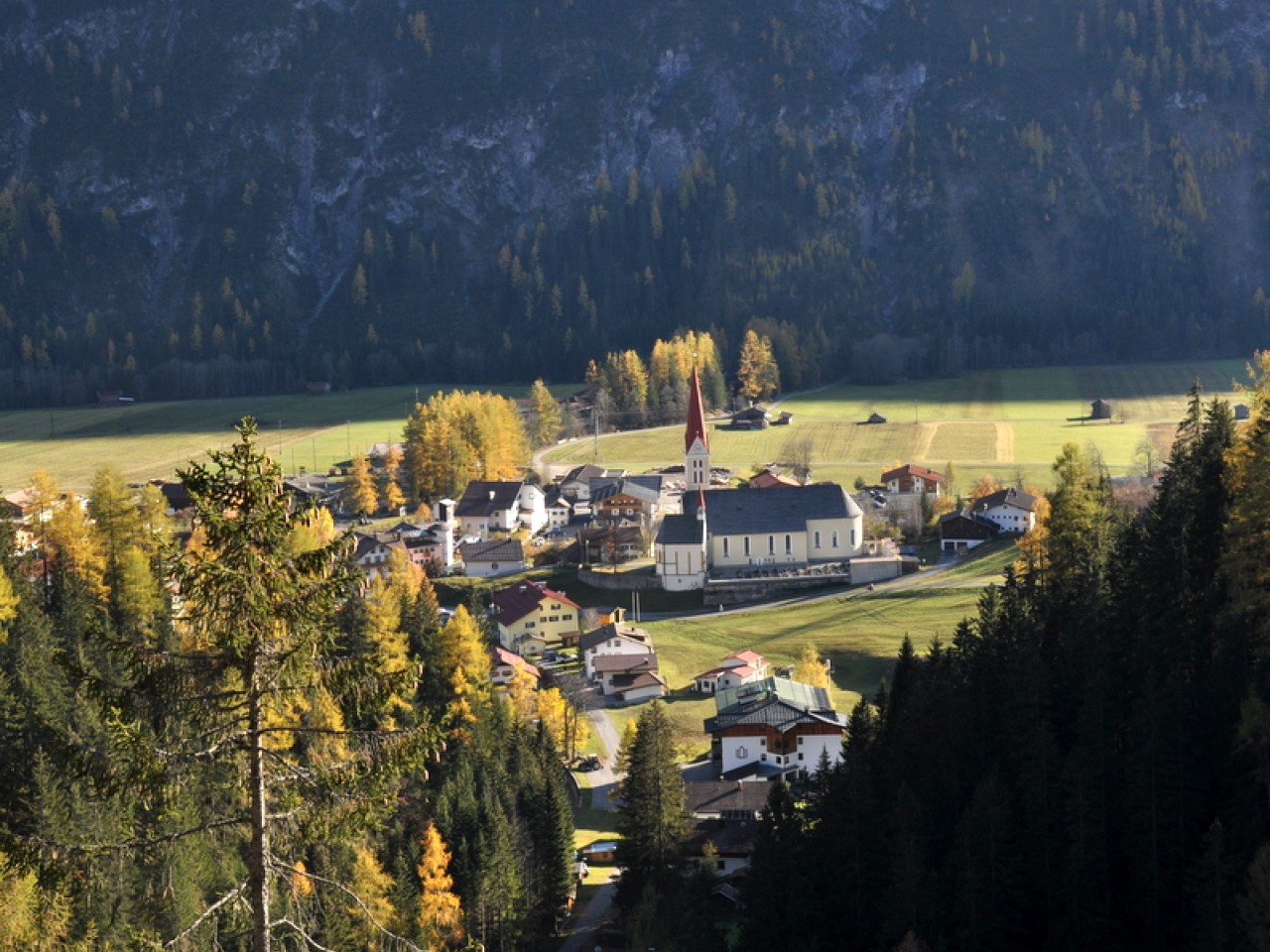  Holzgau von Hängebrücke