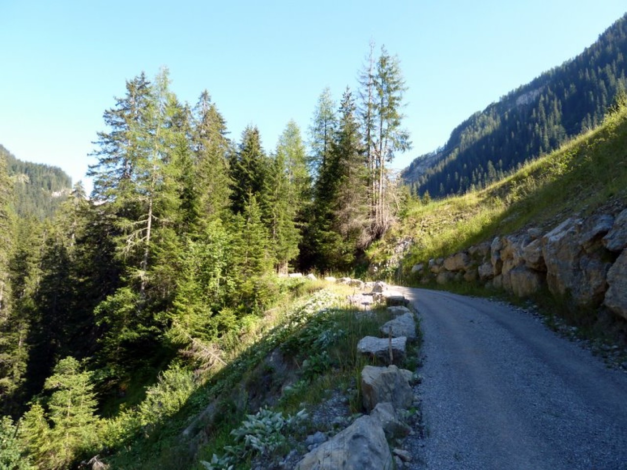  Strasse nach Madau