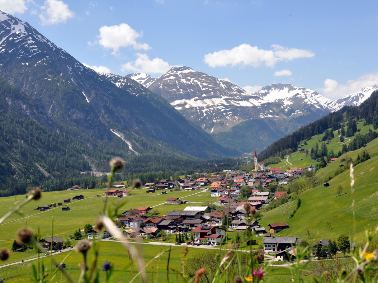  Holzgau im Frühling - Holzgau