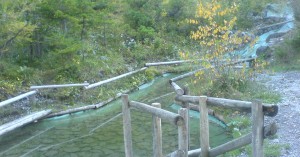 Kneippanlage beim Wasserfall