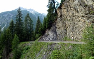  steiler Abgrund