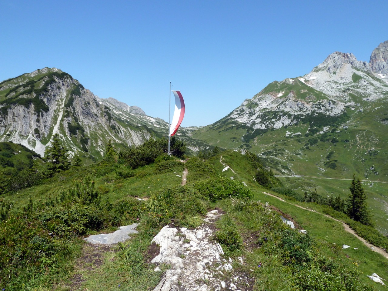  Fahne bei der Freiburger Hütte