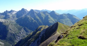  Steile Hänge ins Schochenalptal