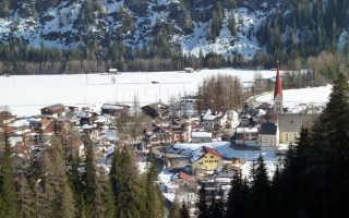  Holzgau Dorfzentrum - Hängebrücke