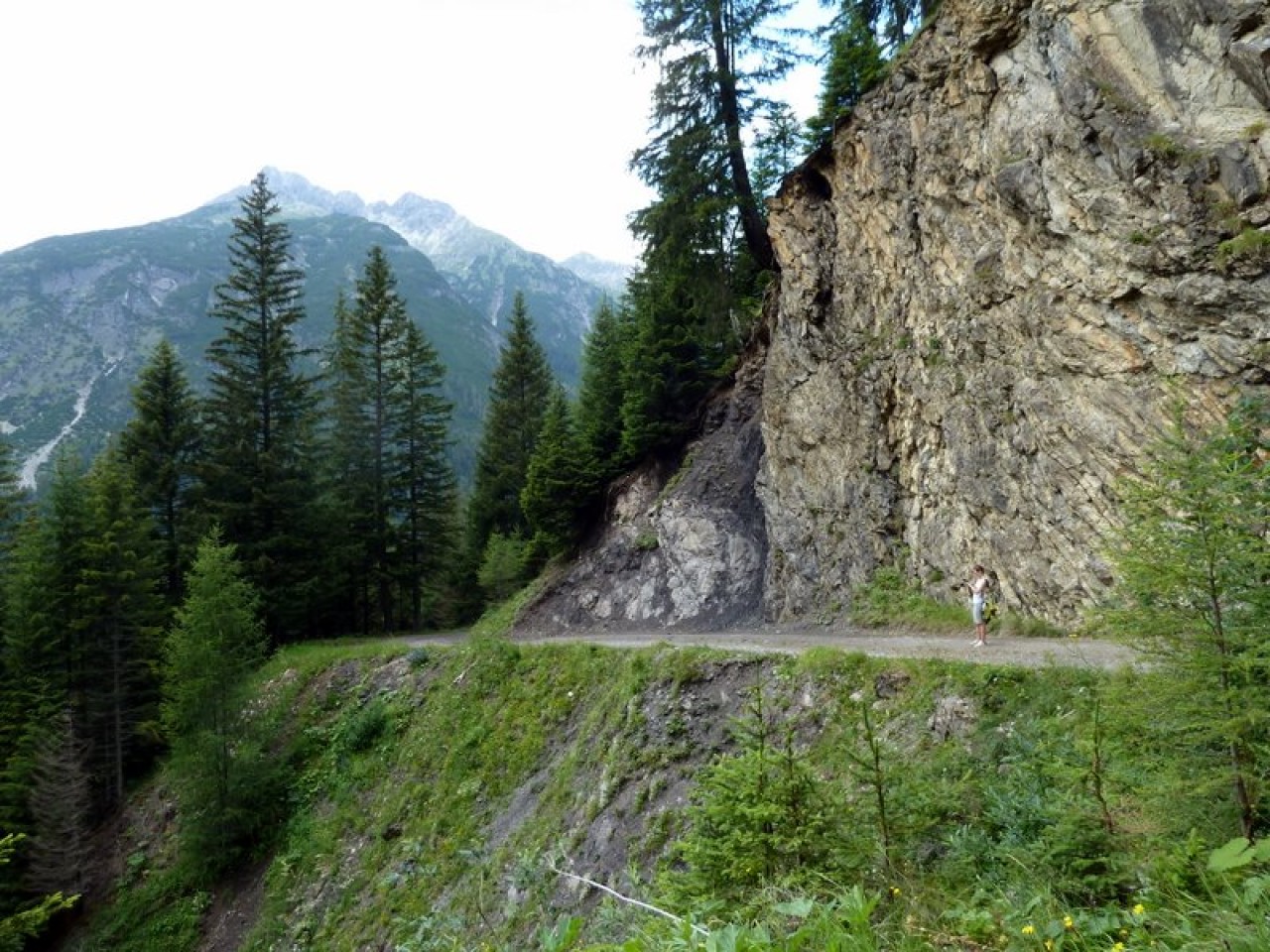  steiler Abgrund