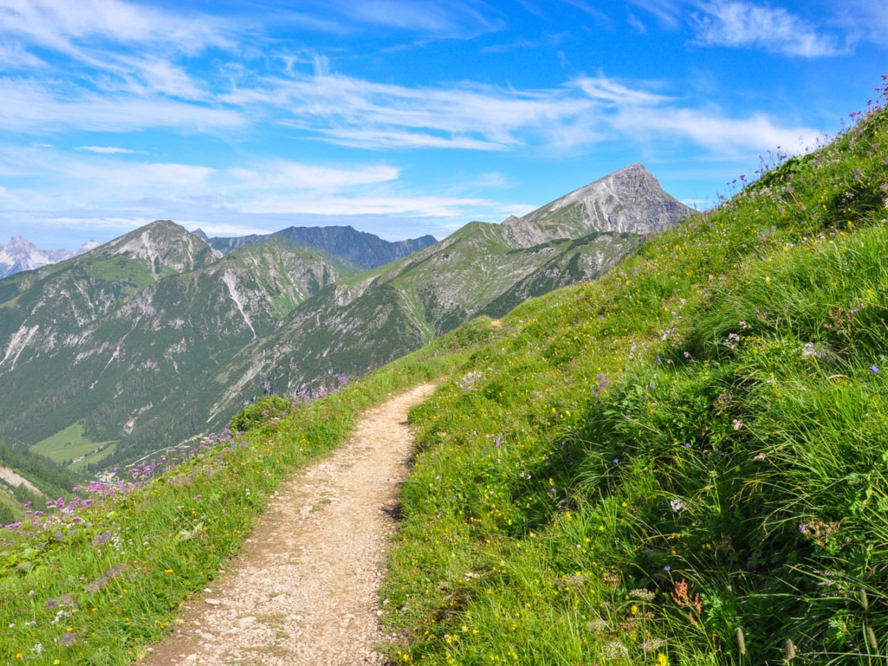  Wanderweg zur Anhalter Hütte vom Hahntennjoch